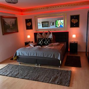 Deluxe Zimmer mit Kingsize-Bett